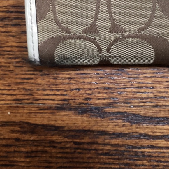 Coach Classic Wallet - Picture 2 of 9